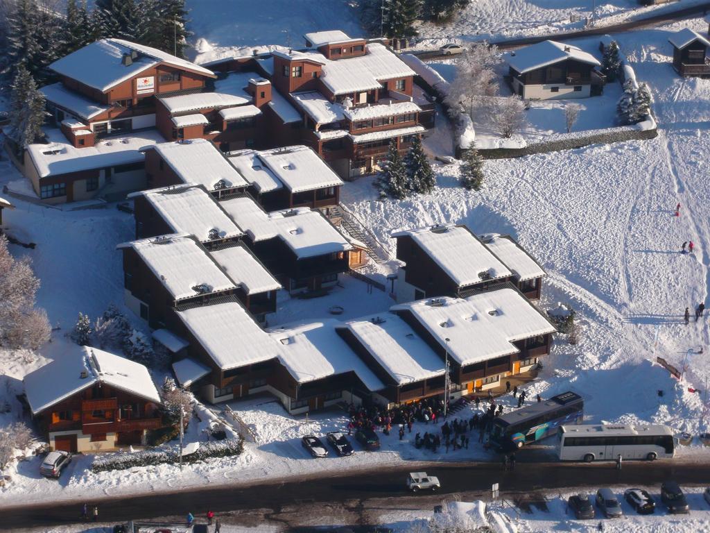 Village De Vacances Les Flocons Verts Les Carroz d'Araches Exteriör bild